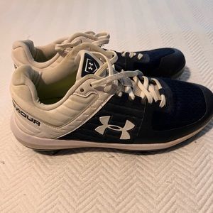 Mens Under Armour Baseball Cleats. Metal. Size 8.5